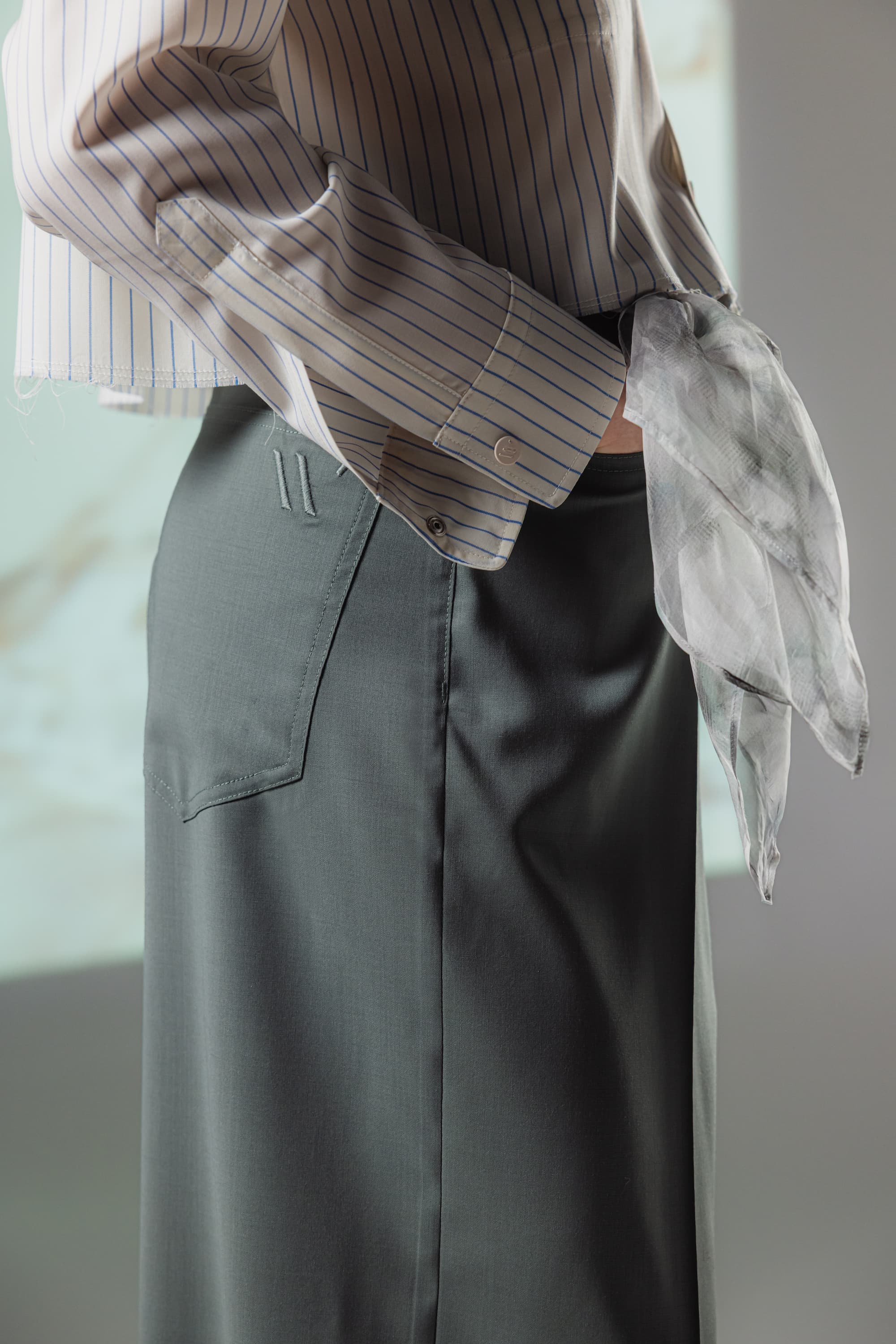 THELMA _ SAGE GREEN FIVE POCKETS